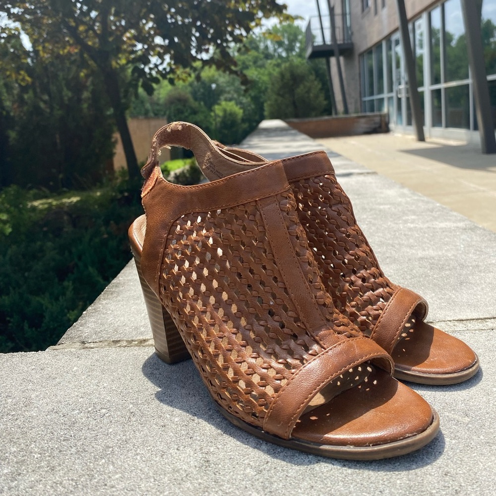 Elegant Brown Heeled Sandals